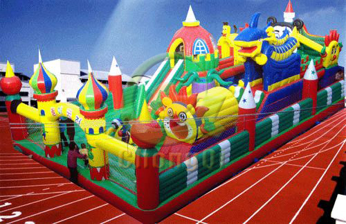 cheap inflatable amusement park
